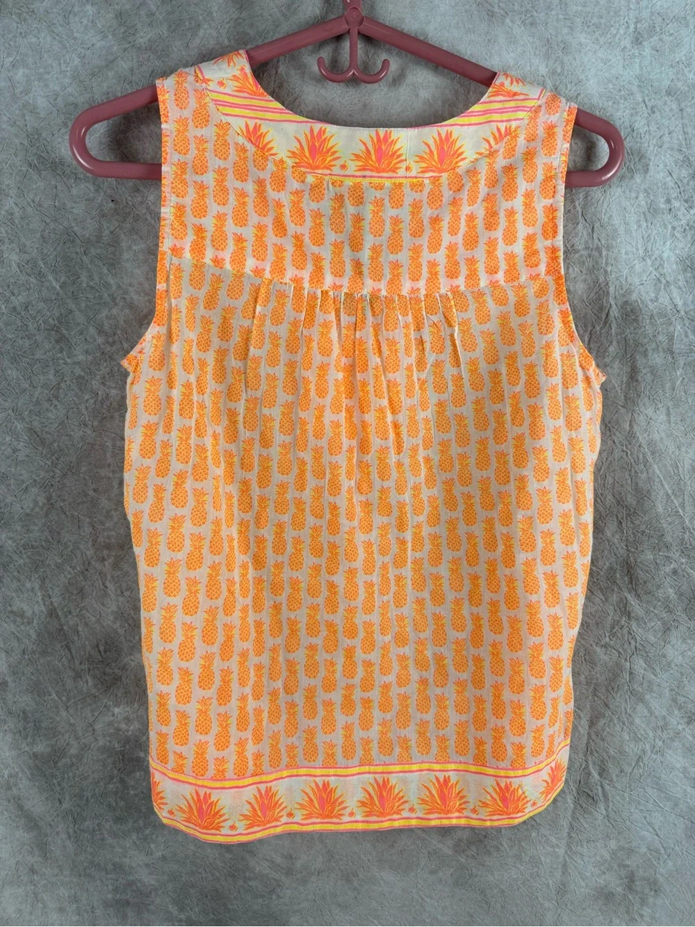 Vineyard Vines Orange Pineapple Print V-Neck Tank Xanax - Picture 4 of 6